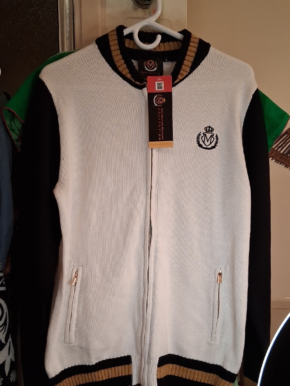 The MICHAEL MALLORY COLLECTION, Men's White Zip-Up Sweater. SZ.L.